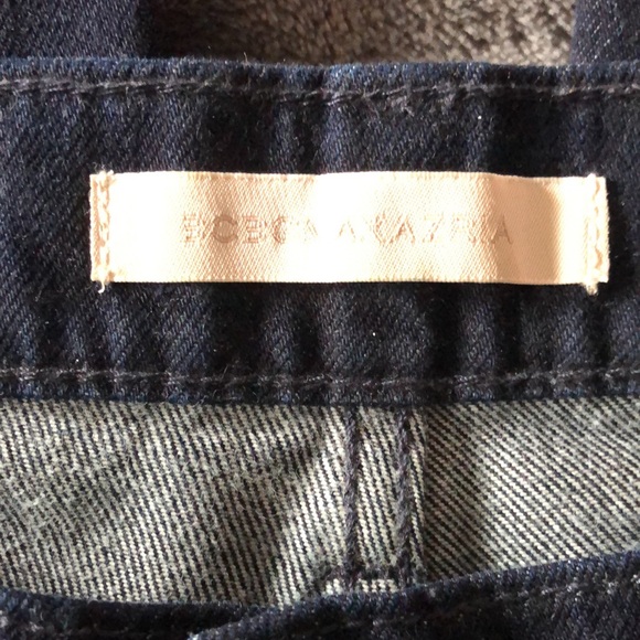 💙BCBG MaxAzria Crop Jean💙 - Picture 4 of 7